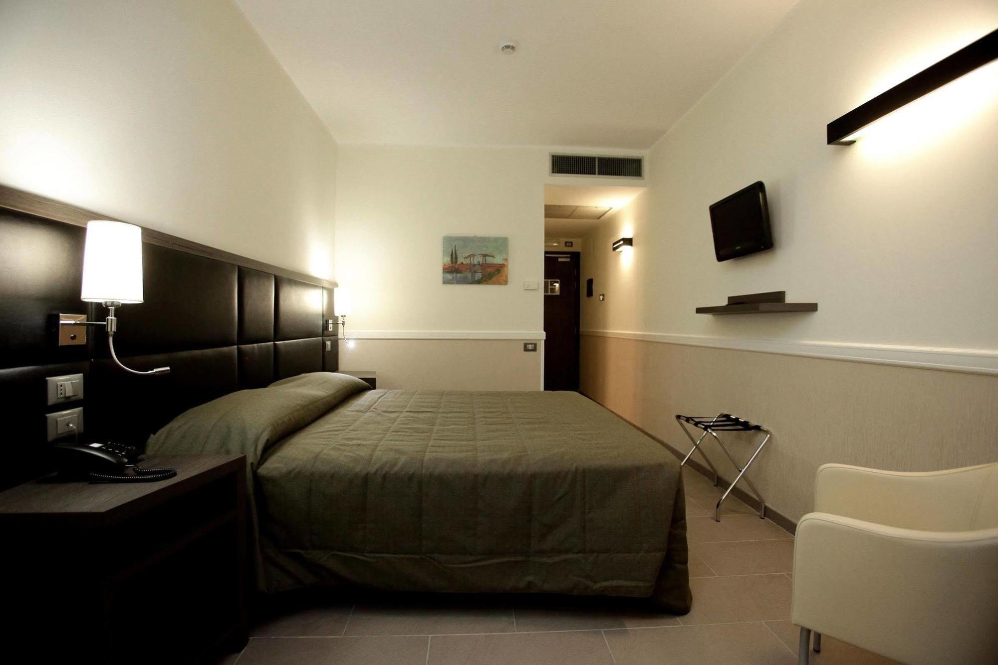 Hotel Artis Rome Luaran gambar